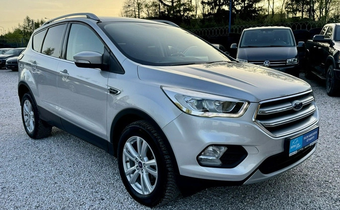 Ford Kuga cena 74900 przebieg: 130000, rok produkcji 2019 z Góra małe 596